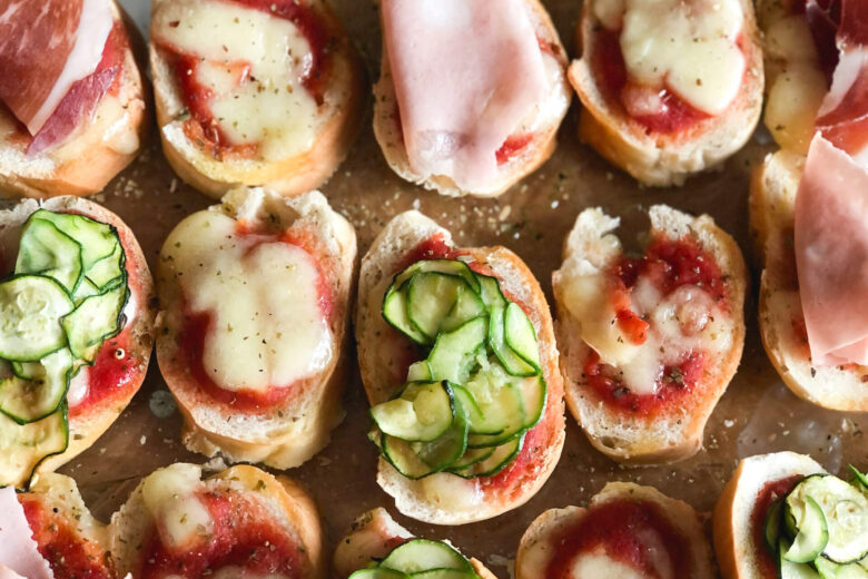 Pizzette veloci di pane raffermo