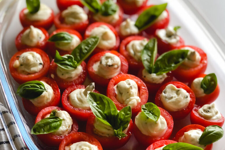 Pomodorini ripieni di crema di formaggio